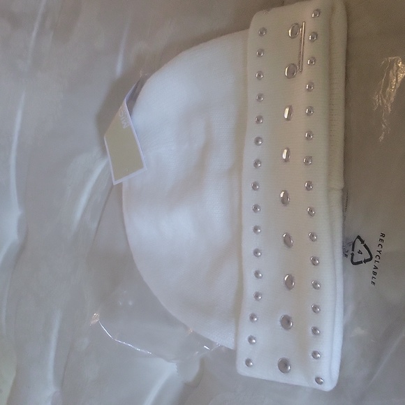 Michael kors beanie gorgeous tagged says creme its white silver studs - Picture 4 of 8